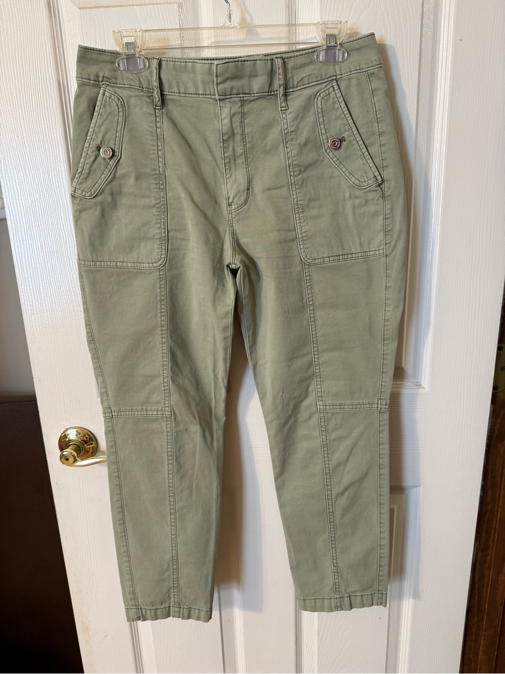 Pret-a-Jet in light Olive Green